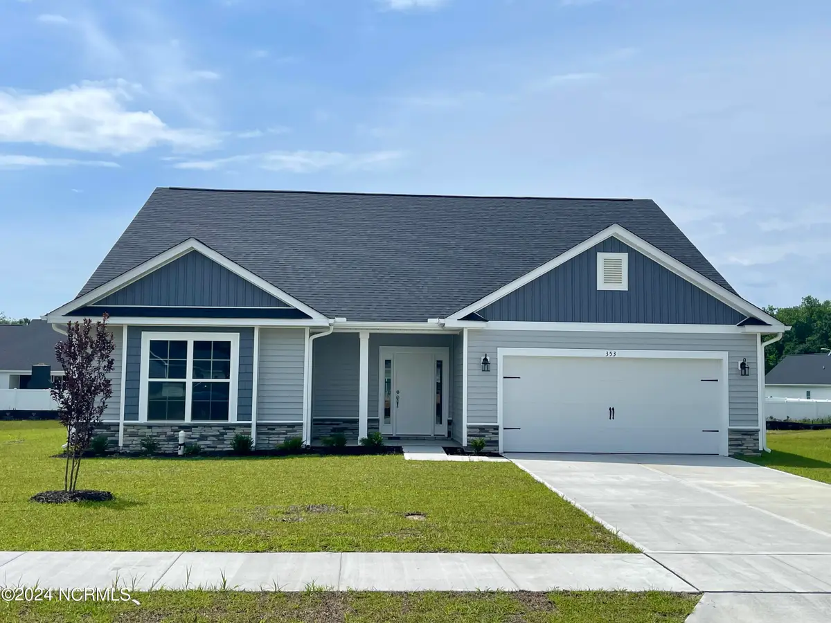 442 Seashore Street, Grimesland, NC 27837 - Image #1