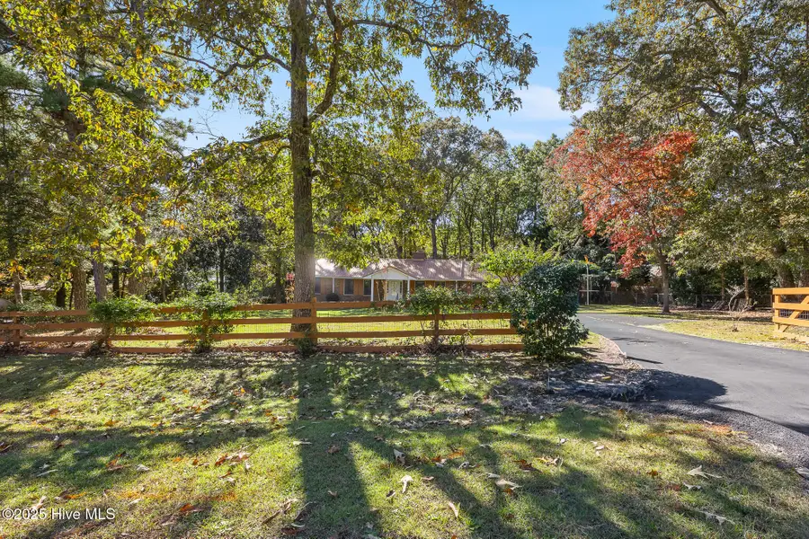 912 N Glenwood Trail, Southern Pines, NC 28387 - Image #2