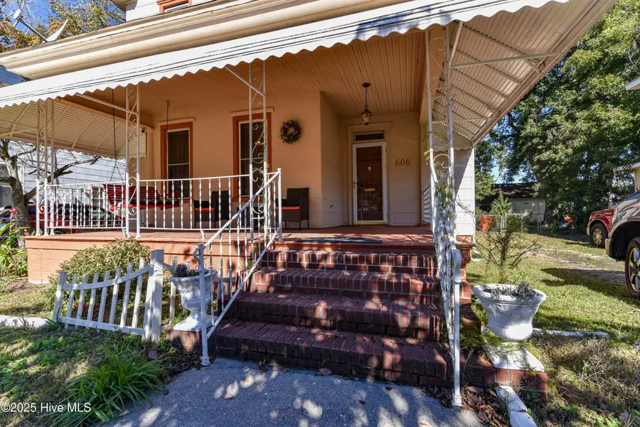 606 W Colonial Avenue, Elizabeth City, NC 27909 - Image #2