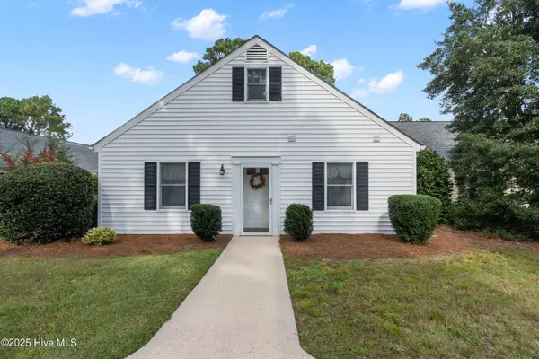 13 Village Green Circle, Southern Pines, NC 28387