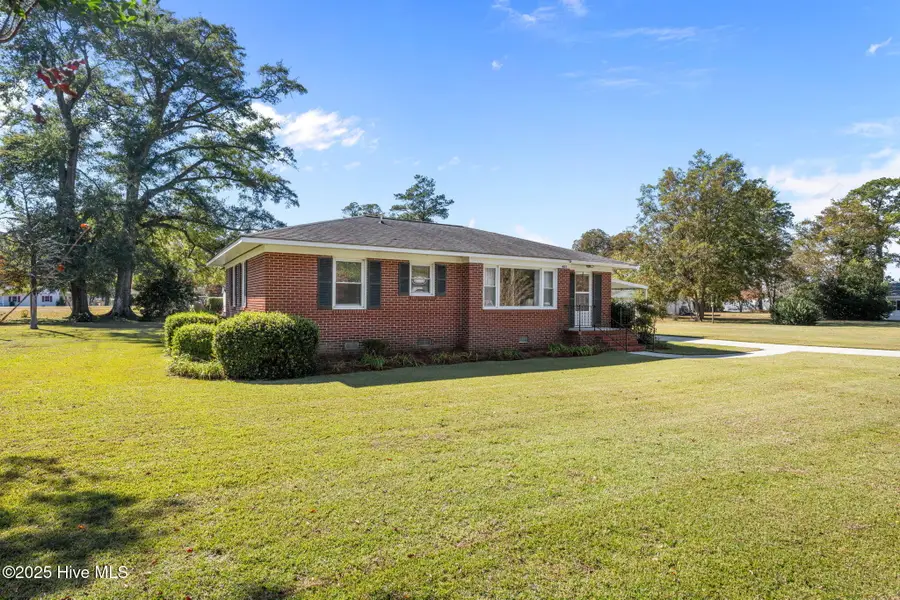 405 Pollock Street, Pollocksville, NC 28573 - Image #2