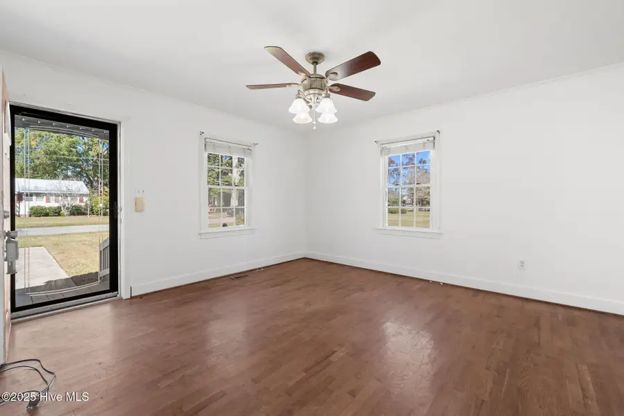 217 Stevens Street, Wallace, NC 28466 - Image #3