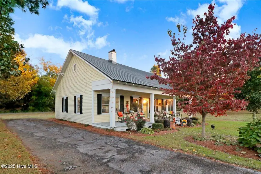 302 N Sycamore Street, Fremont, NC 27830 - Image #2