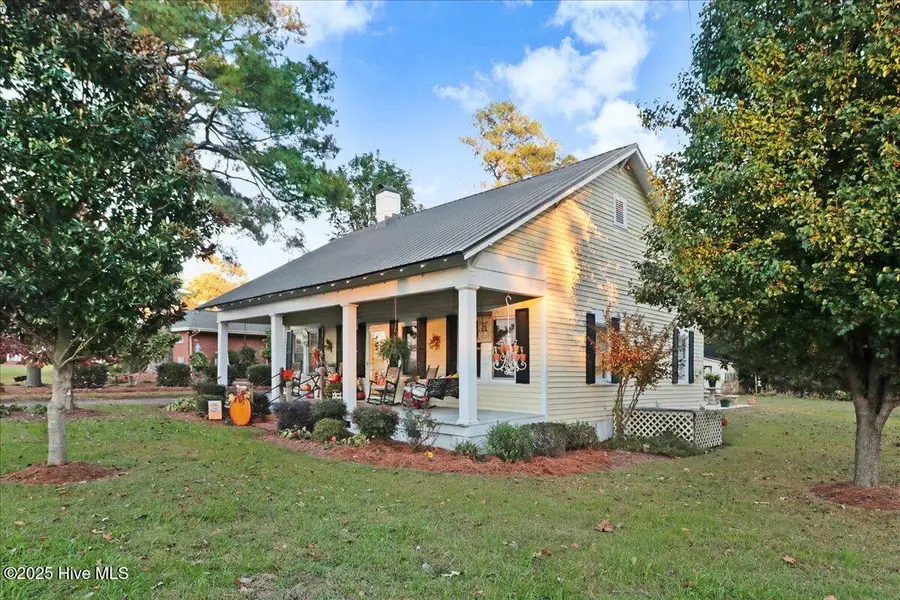 302 N Sycamore Street, Fremont, NC 27830 - Image #3