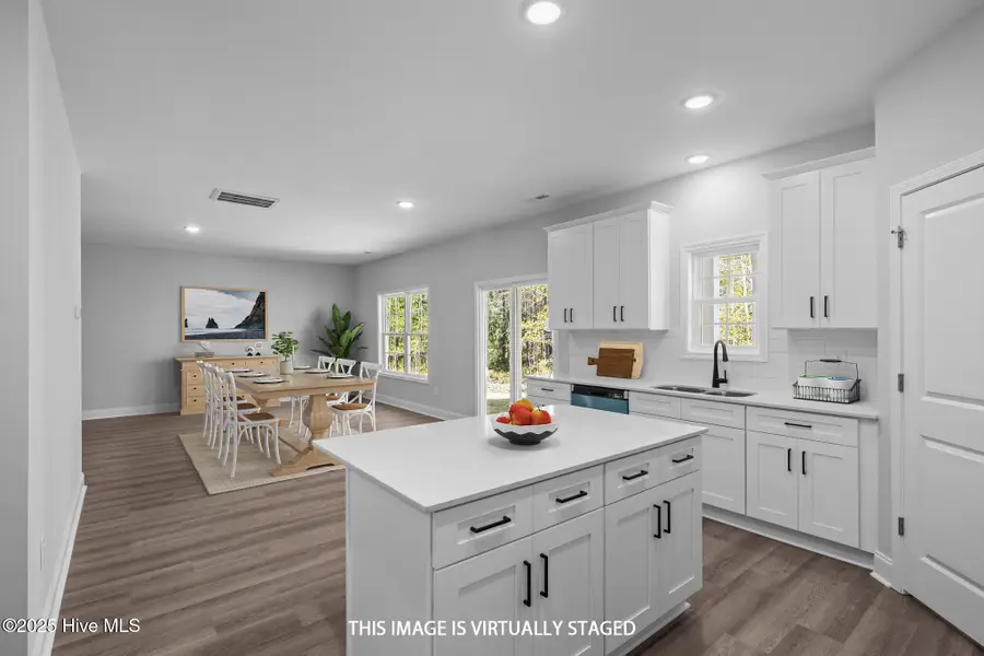 7018 Bayberry Park Drive, New Bern, NC 28562 - Image #3