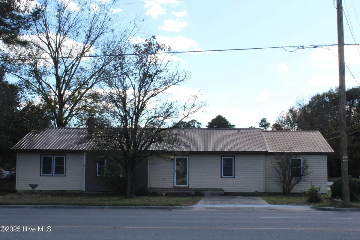 513 W Main Street, Beulaville, NC 28518 - Image #1