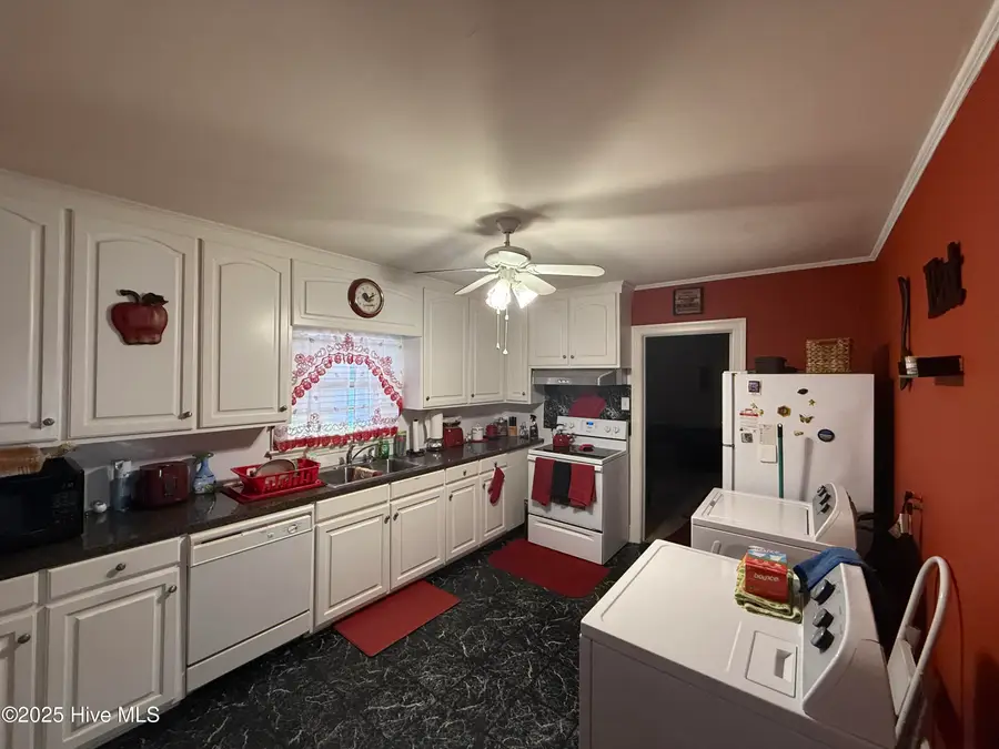 909 Oriental Avenue, Kinston, NC 28504 - Image #2