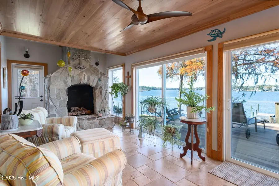 810 Madam Moores Lane, New Bern, NC 28562 - Image #2