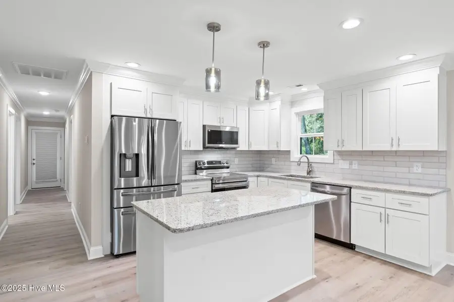 2753 Sea Vista Drive Sw, Supply, NC 28462 - Image #3