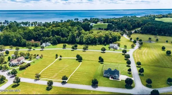 64 Meadow Lane, Arapahoe, NC 28510