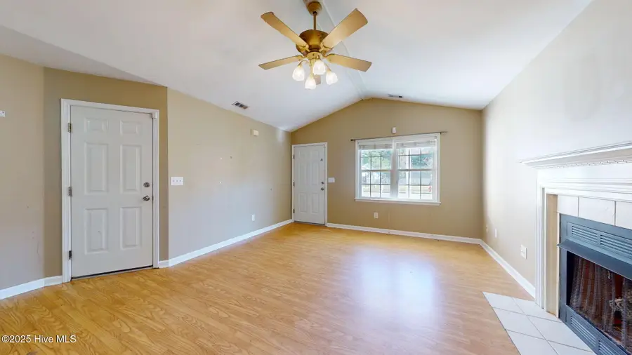 212 Forest Park Drive, New Bern, NC 28562 - Image #3