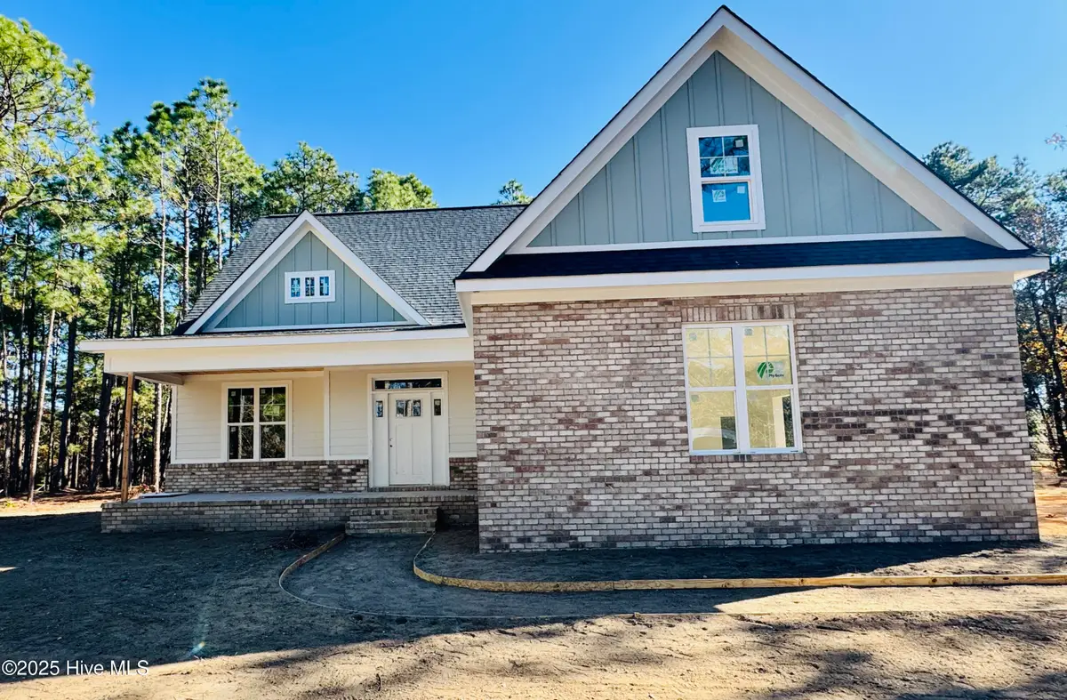 492 Longleaf Drive, West End, NC 27376 - Image #1