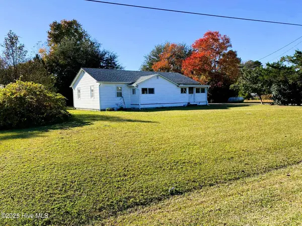 421 Gurganus Road, Maple Hill, NC 28454