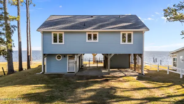 3465 Janiero Road, Arapahoe, NC 28510