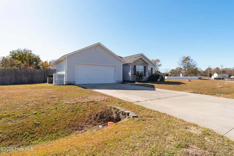 100 Harmony Way, Richlands, NC 28574 - Image #2