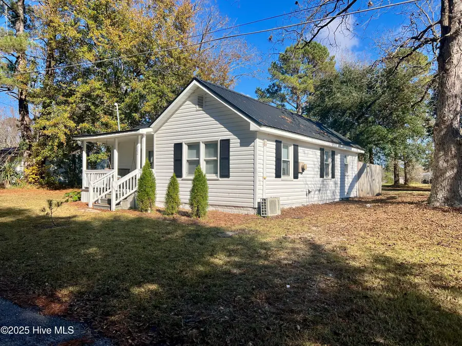 202 Lewis Street, Bladenboro, NC 28320 - Image #2