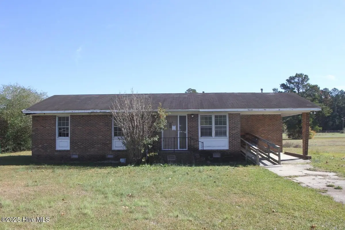 80 N Elmhurst Street, Clarkton, NC 28433 - Image #1