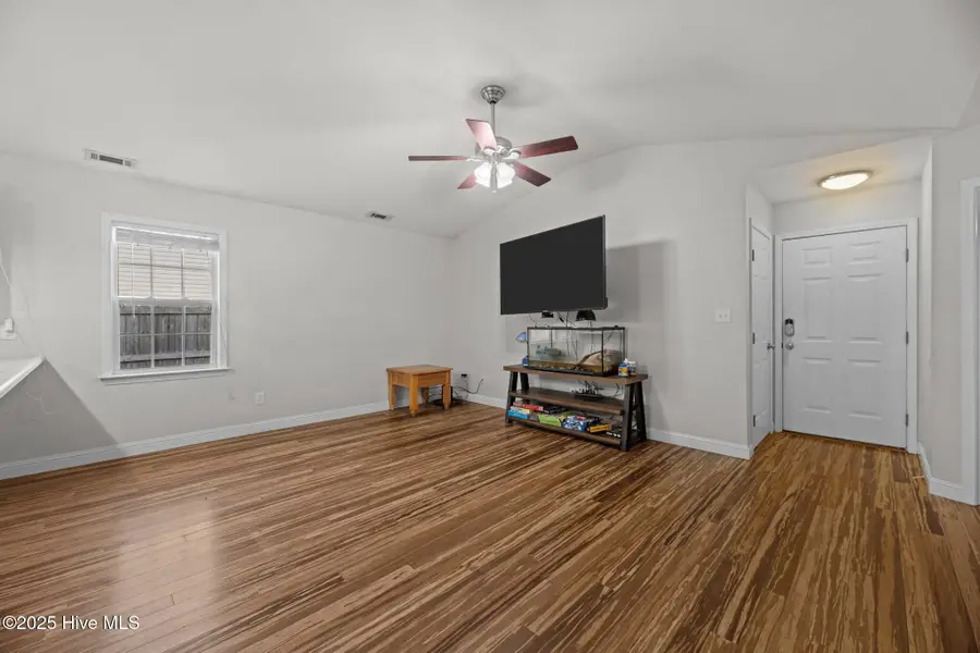 132 Oakley Drive, New Bern, NC 28560 - Image #3