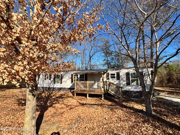 4205 Bass Lake Road, Clinton, NC 28328