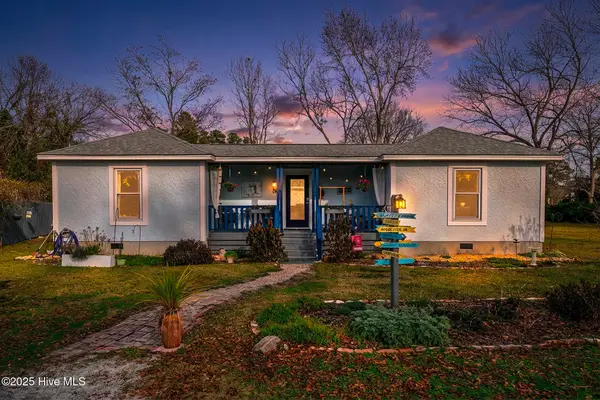 608 Church Street, Oriental, NC 28571