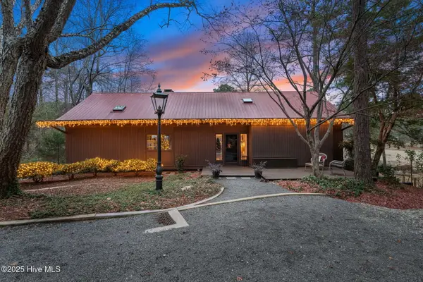 31 Cardinal Drive, Whispering Pines, NC 28327