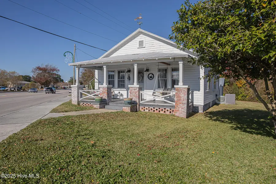 520 W Corbett Avenue, Swansboro, NC 28584 - Image #3