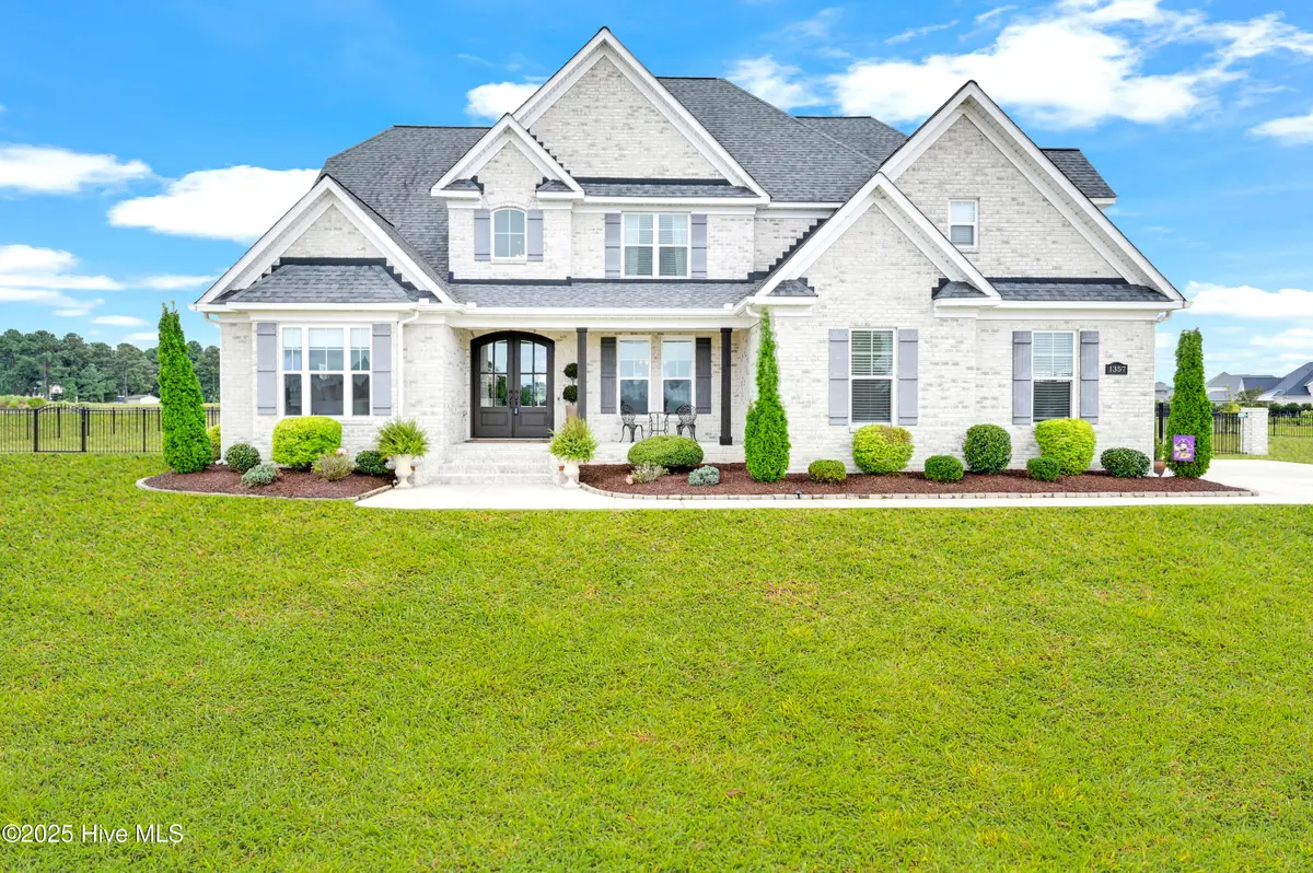 1357 Autumn Lakes Drive, Grimesland, NC 27837 - Image #1