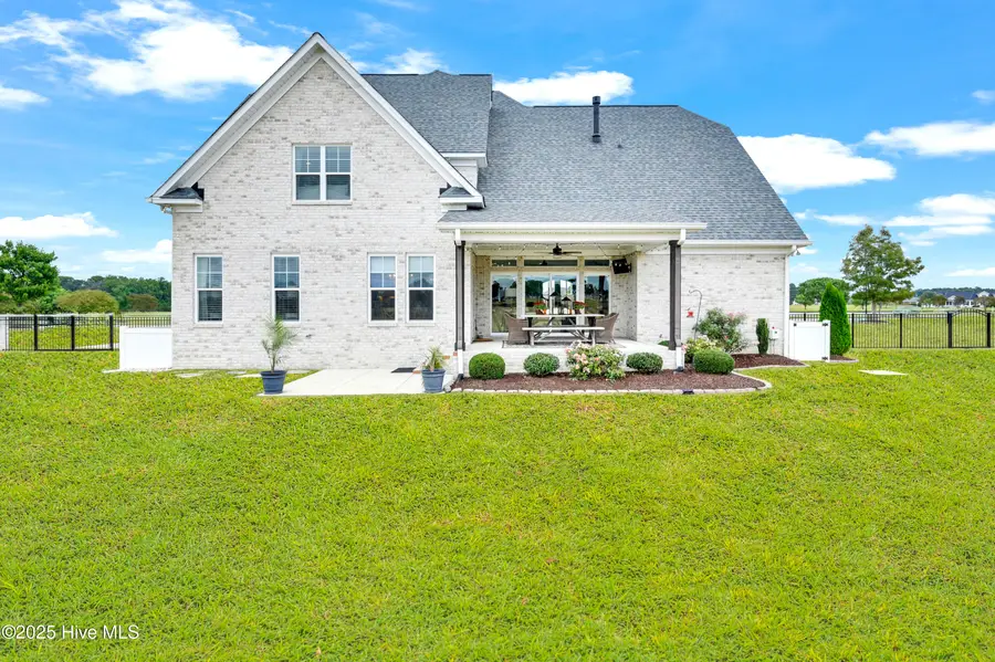 1357 Autumn Lakes Drive, Grimesland, NC 27837 - Image #2
