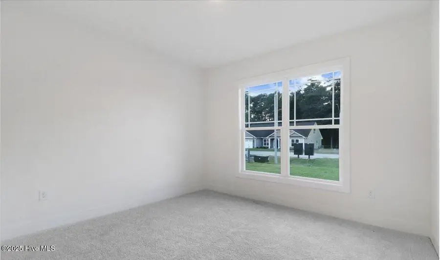 811 Hidden Bridge Drive, Jacksonville, NC 28546 - Image #3