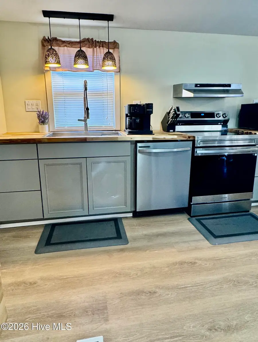 110 Seaview Drive, Elizabeth City, NC 27909 - #3