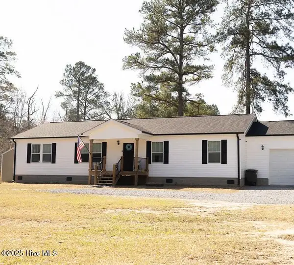 195 Creek Bend Drive, Vass, NC 28394