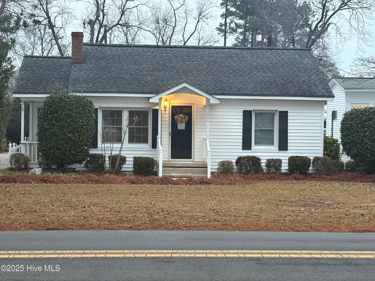 1006 Lake Shore Drive, Lake Waccamaw, NC 28450 - Image #1