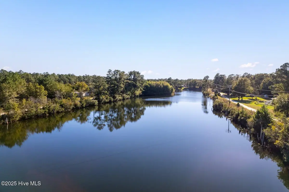 33 Pender Lake Road, Currie, NC 28435 - Image #1