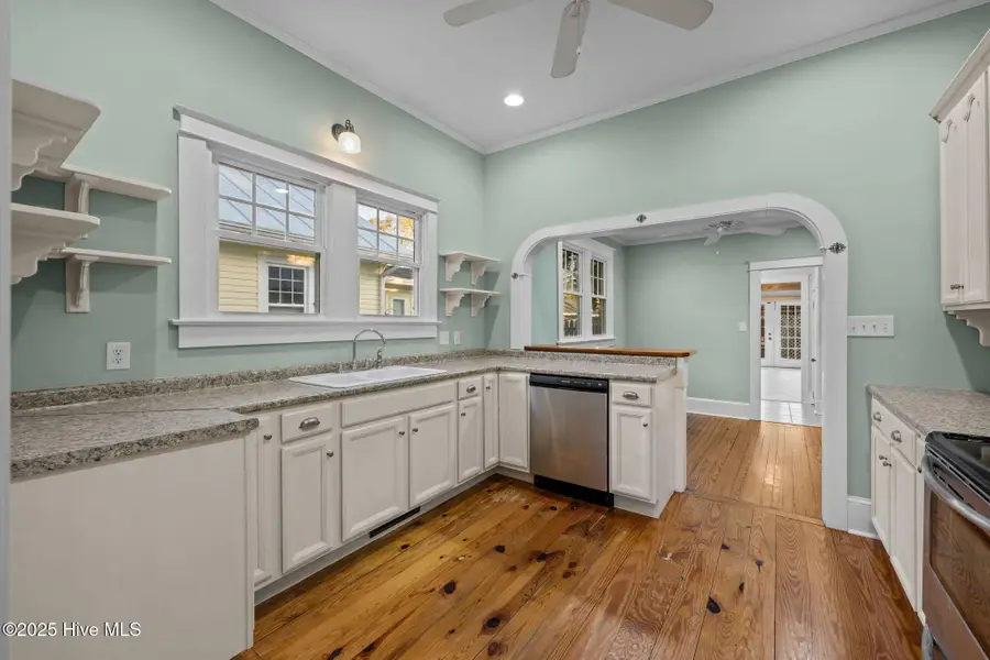 1513 Rhem Avenue, New Bern, NC 28560 - Image #2