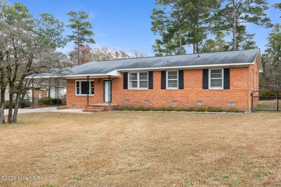 820 E Donaldson Avenue, Raeford, NC 28376 - Image #2