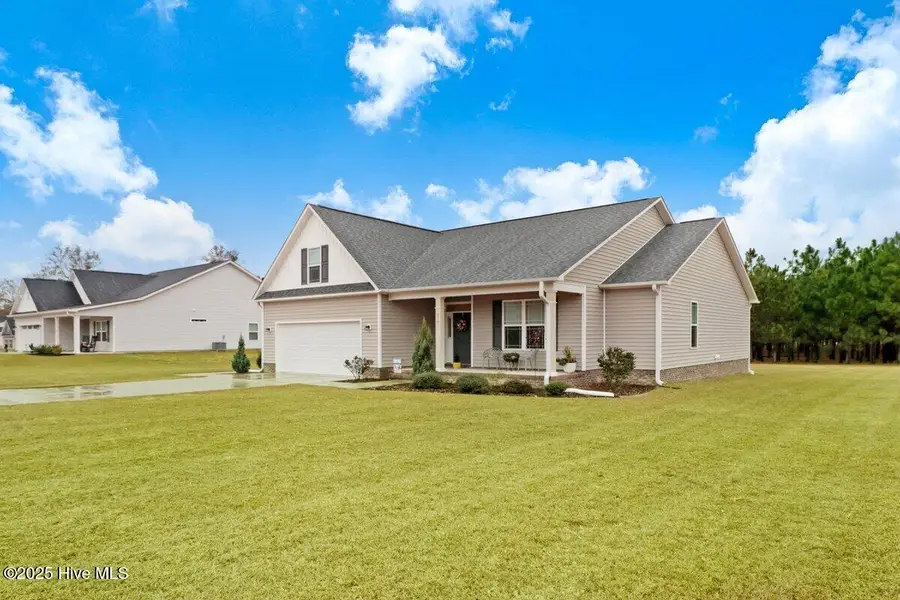 117 Persimmon Drive, New Bern, NC 28562 - Image #2