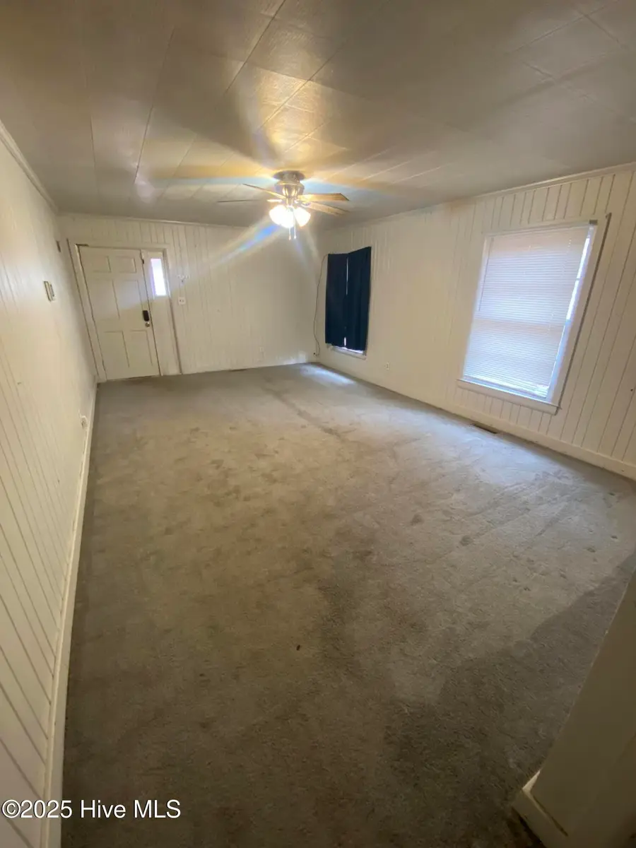 704 Mcneill Drive, Laurinburg, NC 28352 - Image #2