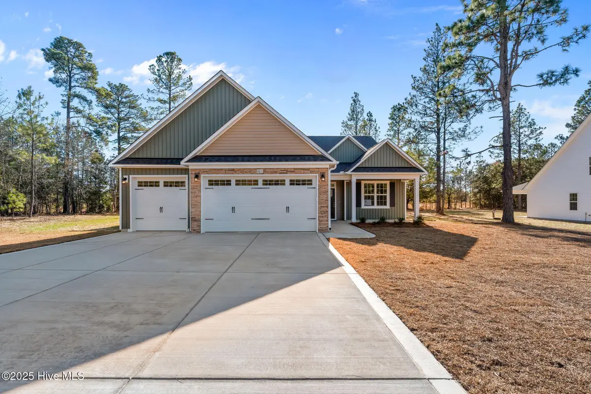 261 Twisted Pine Drive, Aberdeen, NC 28315 - Image #1