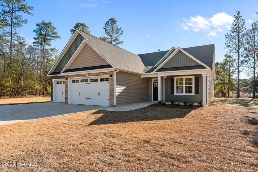 261 Twisted Pine Drive, Aberdeen, NC 28315 - Image #2