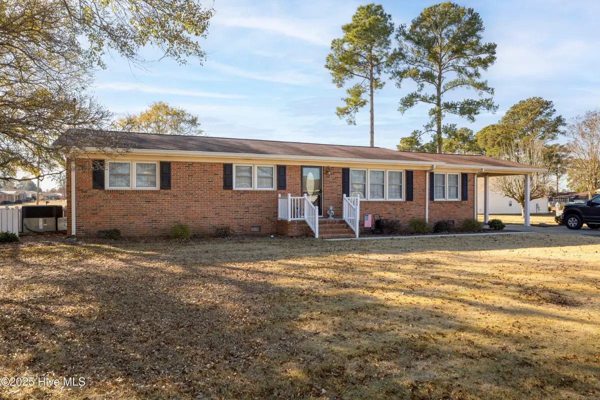 402 Willow Road, Clinton, NC 28328 - Image #1