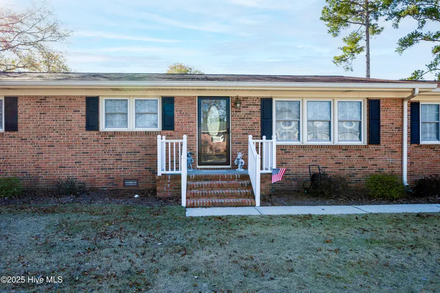 402 Willow Road, Clinton, NC 28328 - Image #2