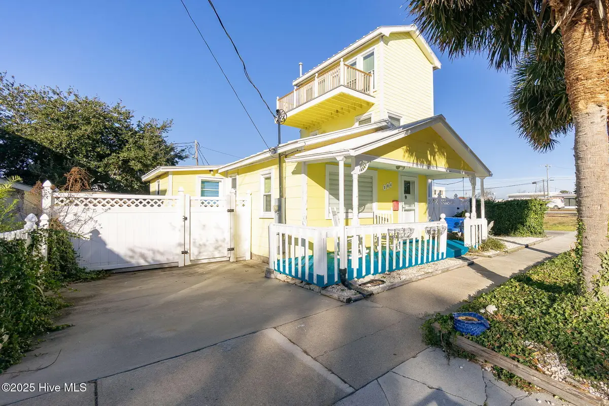 104 S 13th Street, Morehead City, NC 28557 - Image #1