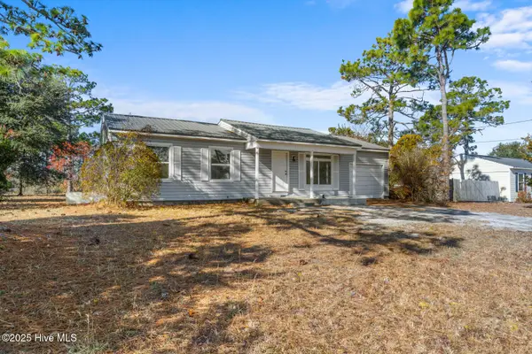 81 Crown Point Road, Hubert, NC 28539