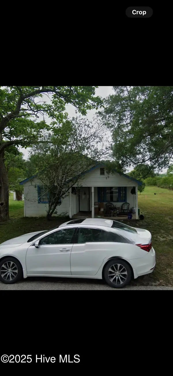 111 S Hotel Street, Autryville, NC 28318