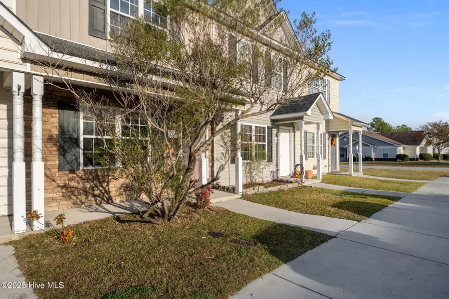 1004 Grandeur Avenue, Jacksonville, NC 28546 - Image #2