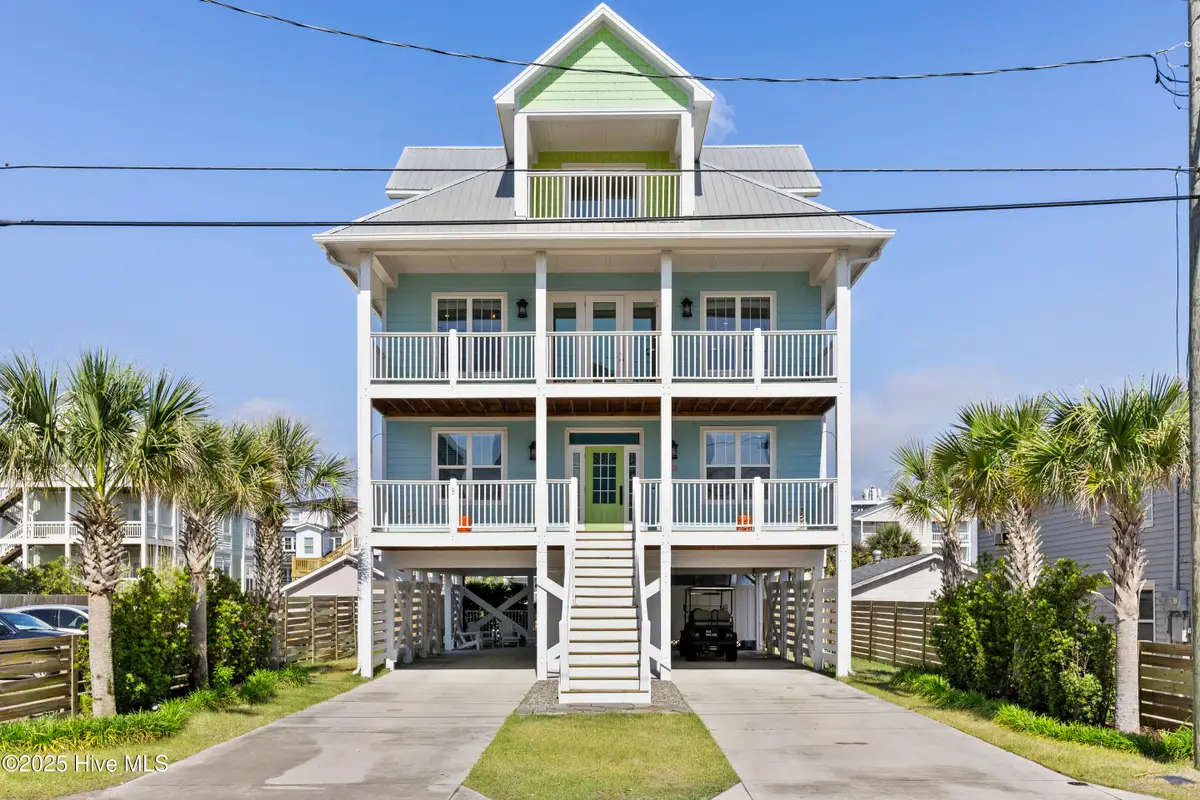 711 Carolina Beach Avenue N, Carolina Beach, NC 28428 - Image #1