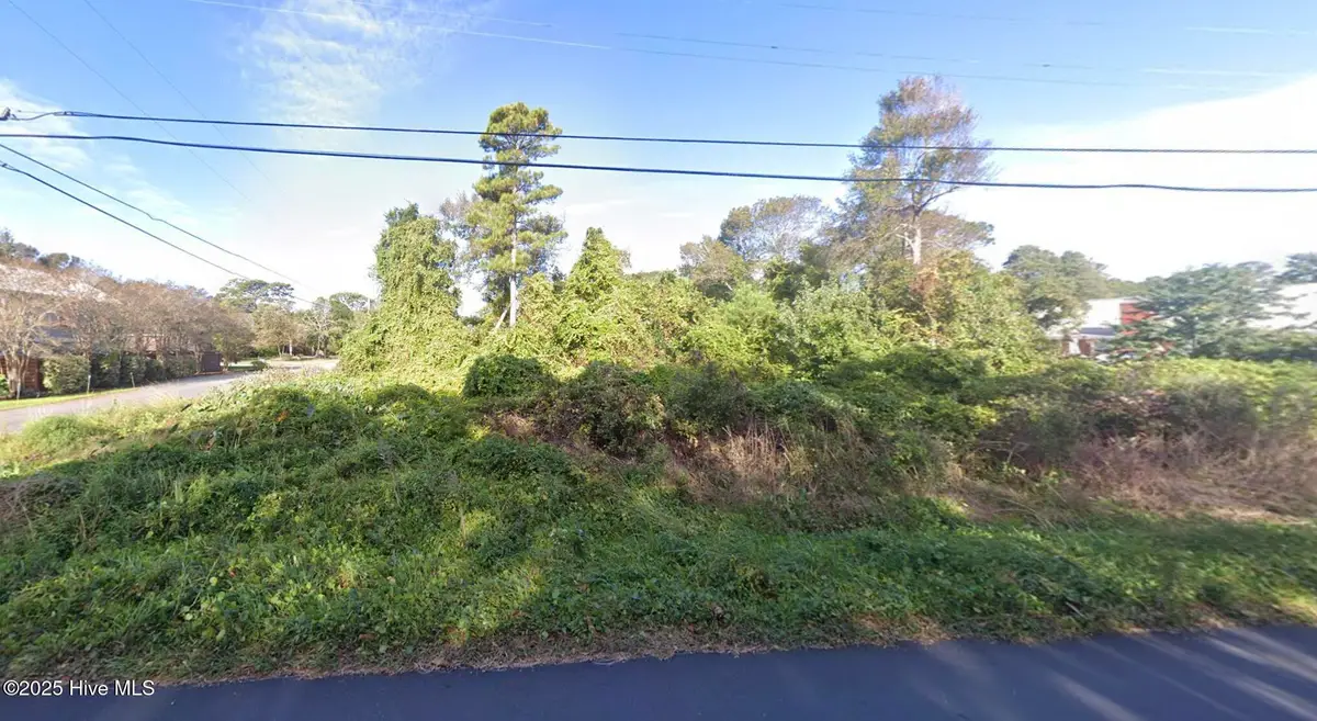 206 S 6th Street, Carolina Beach, NC 28428 - Image #1