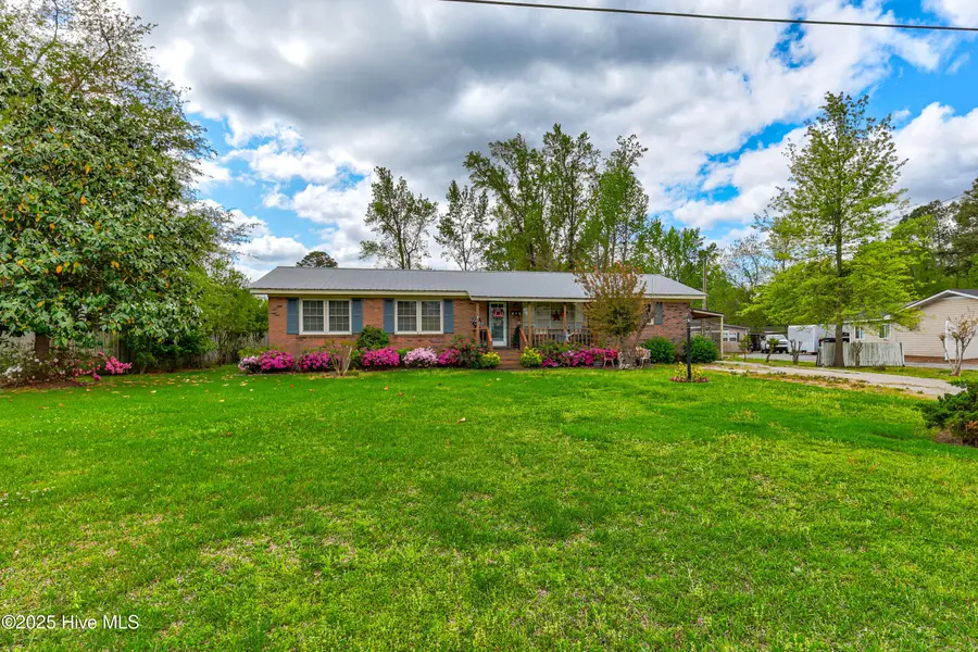 307 W Westbrook Street, Wallace, NC 28466 - Image #2