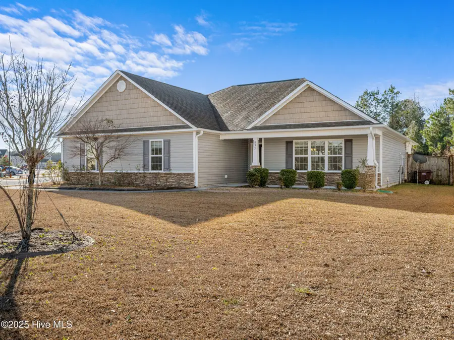 835 Solomon Drive, Jacksonville, NC 28546 - Image #2
