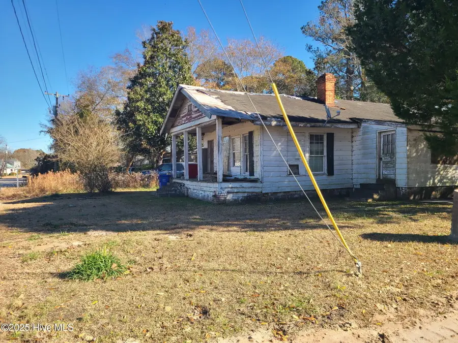 313 W Williams Street, Burgaw, NC 28425 - Image #2